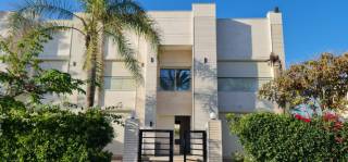 فيلا فخمه للايجار مارينا 5 اول بحر