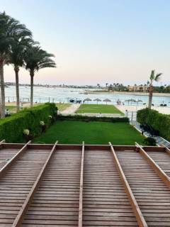 فيلا للايجار مارينا 6 اول صف بحيره رمليه