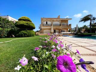 قصر مارينا 5 اول صف بحر و بحيره بحمام سباحة