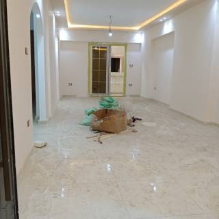 شقة للبيع 125م بميامي الجديده س لوكس مدخل فندقي