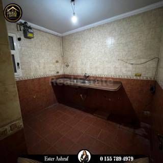 شقة للايجار 170 متر لوران على الترام مباشرة