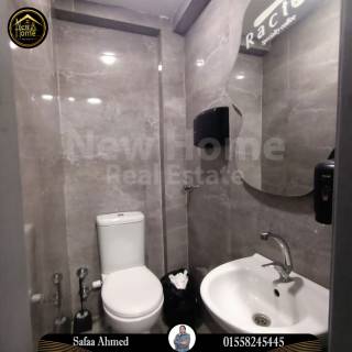 صيدلية للبيع بالفلكب