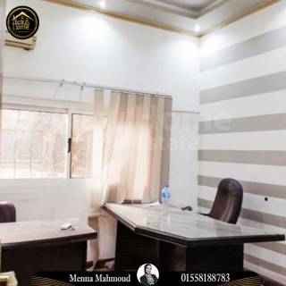 مقر بمدخل خاص في أرقى شوارع لوران