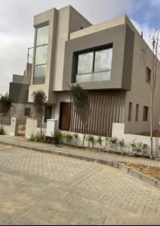 توين هاوس استلام فورى 320 متر فينشى مصر ايطاليا