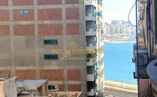 شقة للبيع 135م ميامى شارع قائد الاسراب