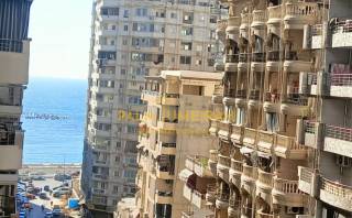 شقة للبيع 135م ميامى شارع خليل حمادة