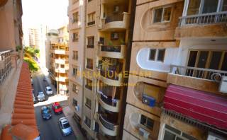 شقة للبيع 195م كفر عبده شارع سانت جينى