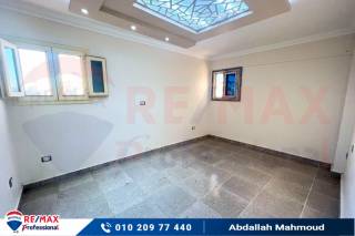 شقة للبيع 90 متر جناكليس خطوات من ش ابو قير