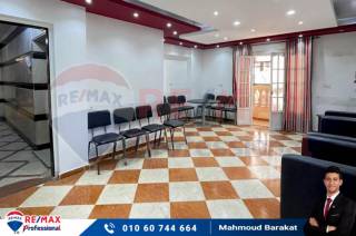 محل للايجار85 متر سيدي بشر بحري ثاني نمره من البحر