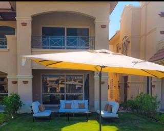 شاليه علي البحر في تلال الساحل الشمالي بالتقسيط