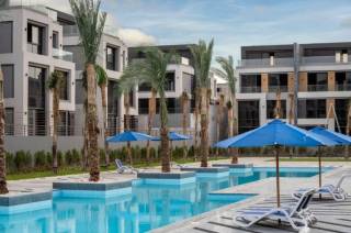 شقة للبيع في كمبونج Lavista Patio Sola في الشروق