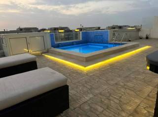 شقة للبيع أرضى بحديقة بالتقسيط على 6سنوات بجاليريا مون فالى التجمع الخامس