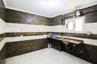 شقة للايجار 250 متر سموحة مصطفي كامل