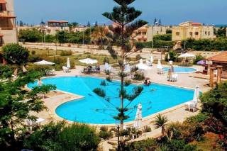 شالية للبيع الشروق خطوات من البحر 68 م