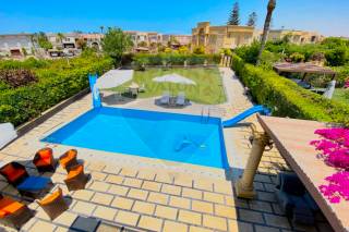 فيلا للبيع في مارينا أول صف على البحر