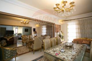 شقه للبيع 215 متر ميامي متفرع من ش 45