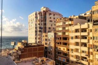 شقة للبيع 135 متر سابا باشا خطوات من البحر