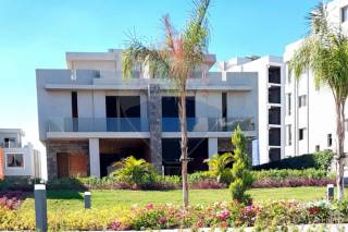 شقه للبيع ف كومباوند القوات المسلحه