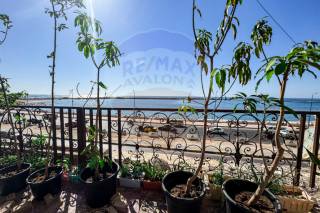 محل للايجار85 متر سيدي بشر بحري ثاني نمره من البحر