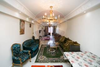 شقة للبيع 160 متر ميامي متفرع من ش خالد بن الوليد