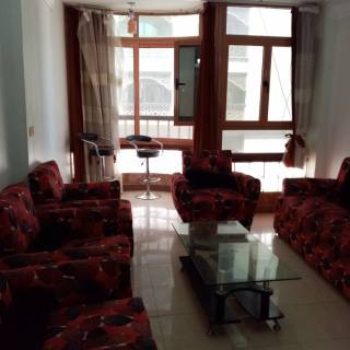 للبيع شقة متوضبة طرح البحر جانبي