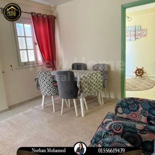 شقة للايجار المفروش 130 متر كامب شيزار على البحر