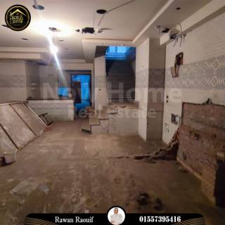 محل للايجار 200 متر كامب شيزار علي الترام مباشرة