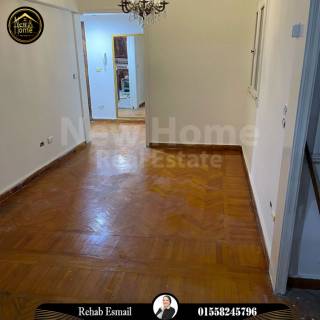 شقه للايجار 140 متر رشدي علي الترام مباشرة