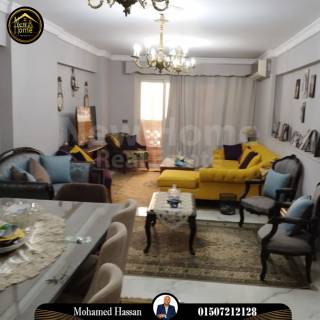 شقة للبيع 166 متر سموحه متفرع من شارع زكي رجب