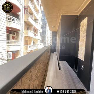 شقة للايجار 180 متر كامب شيزار خطوات من البحر