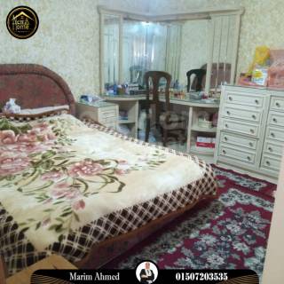 شقة للبيع 140 متر محرم بك علي الترام مباشرة