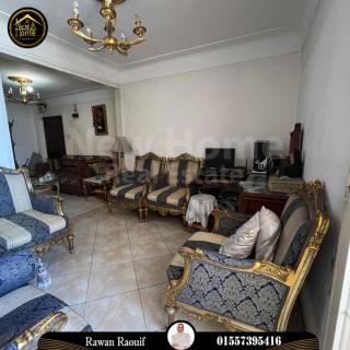 شقة للبيع 100 متر سبورتنج على البحر مباشرة