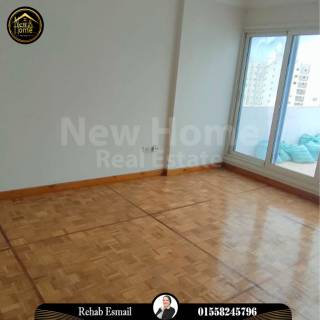 شقه للبيع 165م بالسرايا على البحر مباشرة