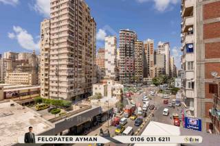 شقة 132 متر سيدى بشر ش جمال عبد الناصر مباشرة