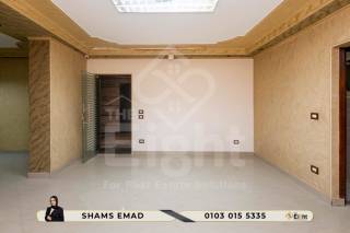 مقر إدارى للبيع 105 متر جناكليس خطوات من شارع أبو