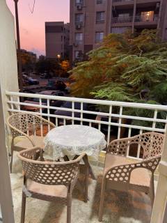 شقة للبيع ريسيل متشطبة فى B7 مدينتى طلعت مصطفى