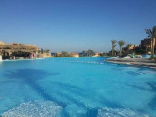 شاليه بالعين السخنه أطلاله مميزه على البحر مباشرة