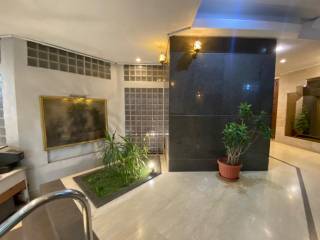 مكتب مفروش 100م للايجار في العجوزه دور أول عفش وتك