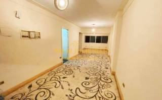 شقه للبيع 100م بولكلى خطوات من شارع ابراهيم راجى