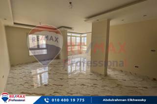 شقة للبيع 125 متر سبورتنج خطوات من البوابة الرئيسية