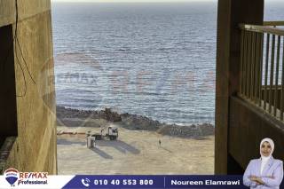 شقة للبيع 120 متر سيدى بشر على البحر مباشرة