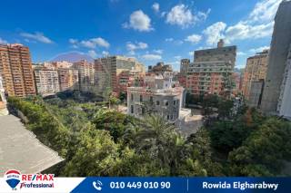شقة للبيع 235 متر سابا باشا خطوات من البحر