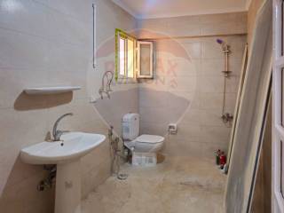 شقة للبيع 165 متر كامب شيزار خطوات من البحر