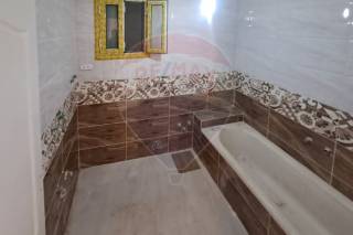 شقة للايجار 110 متر زيزينيا خطوات من ش ابو قير