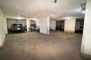 جراج للبيع بحليم 300 متر