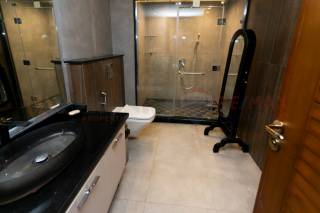 شقة للبيع 320م زيزينيا ش احمد يحيي عمارة براند