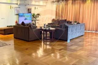 شقه للبيع 600 متر لوران علي البحر مباشرة