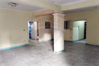 شقه للبيع 165م بالسرايا على البحر مباشرة