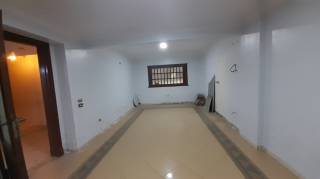 محل للبيع في المهندسين 210م في شارع رئيسى سوبر