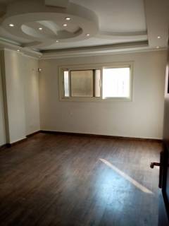 للبيع شقة متوضبة ش 23 يوليو